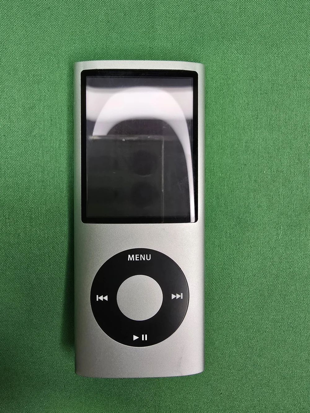 Apple iPod Nano 4th Gen 16GB Silver A1285 MB903LL Tested Bad Battery Charger